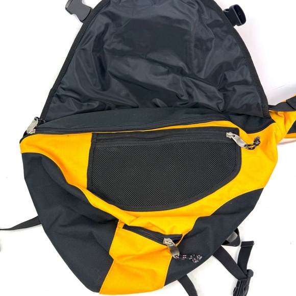 AMPAC Messanger Bag with Adjustable Straps Yellow and Black - Picture 5 of 10